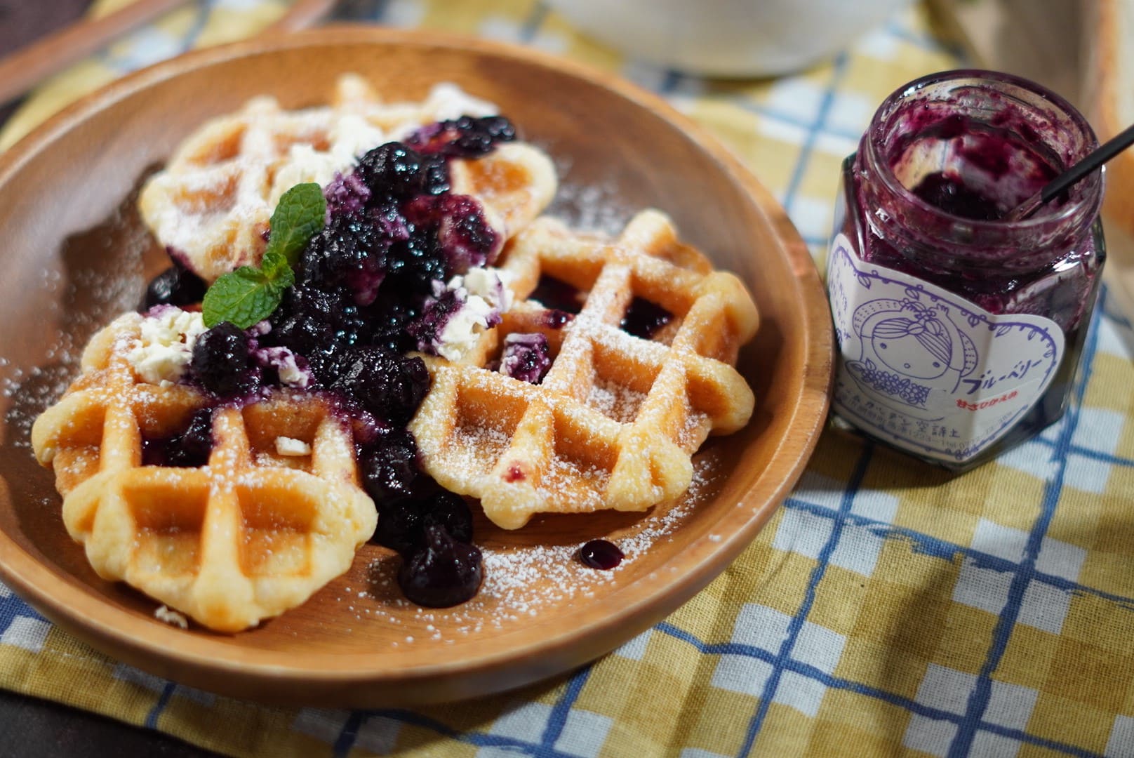 ブルーベリージャム 甘さ控えめ パンケーキのイメージ 空詩土