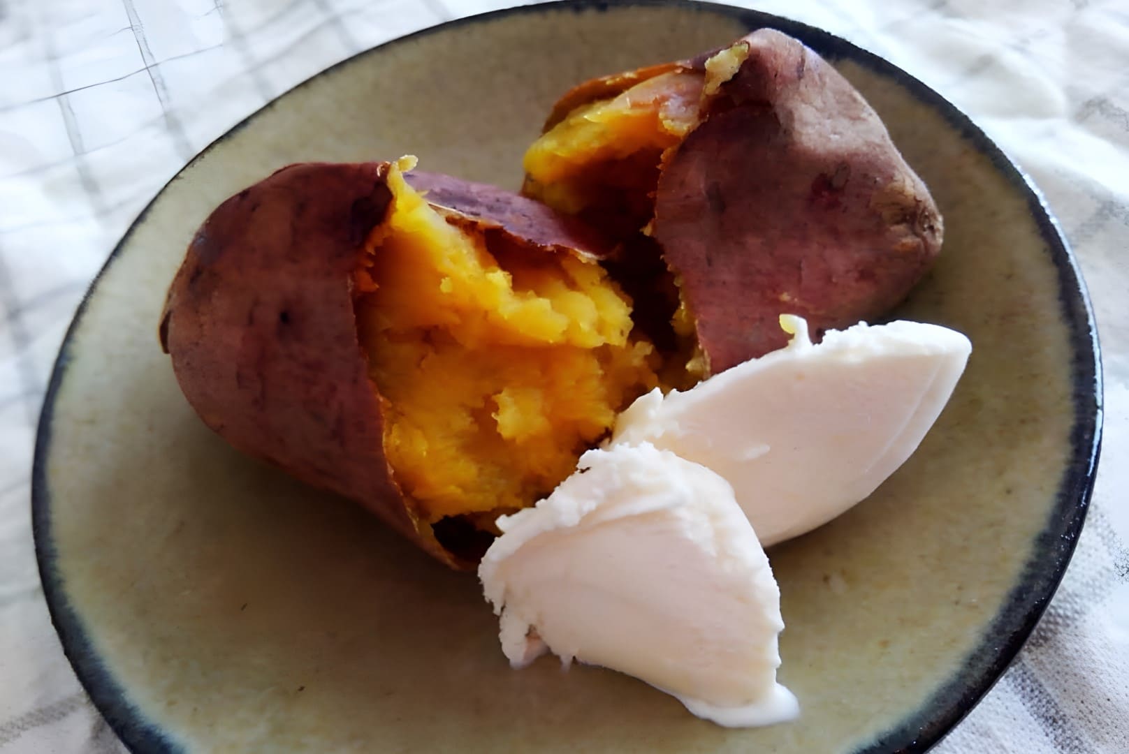 さつまいもアイス添えのイメージ